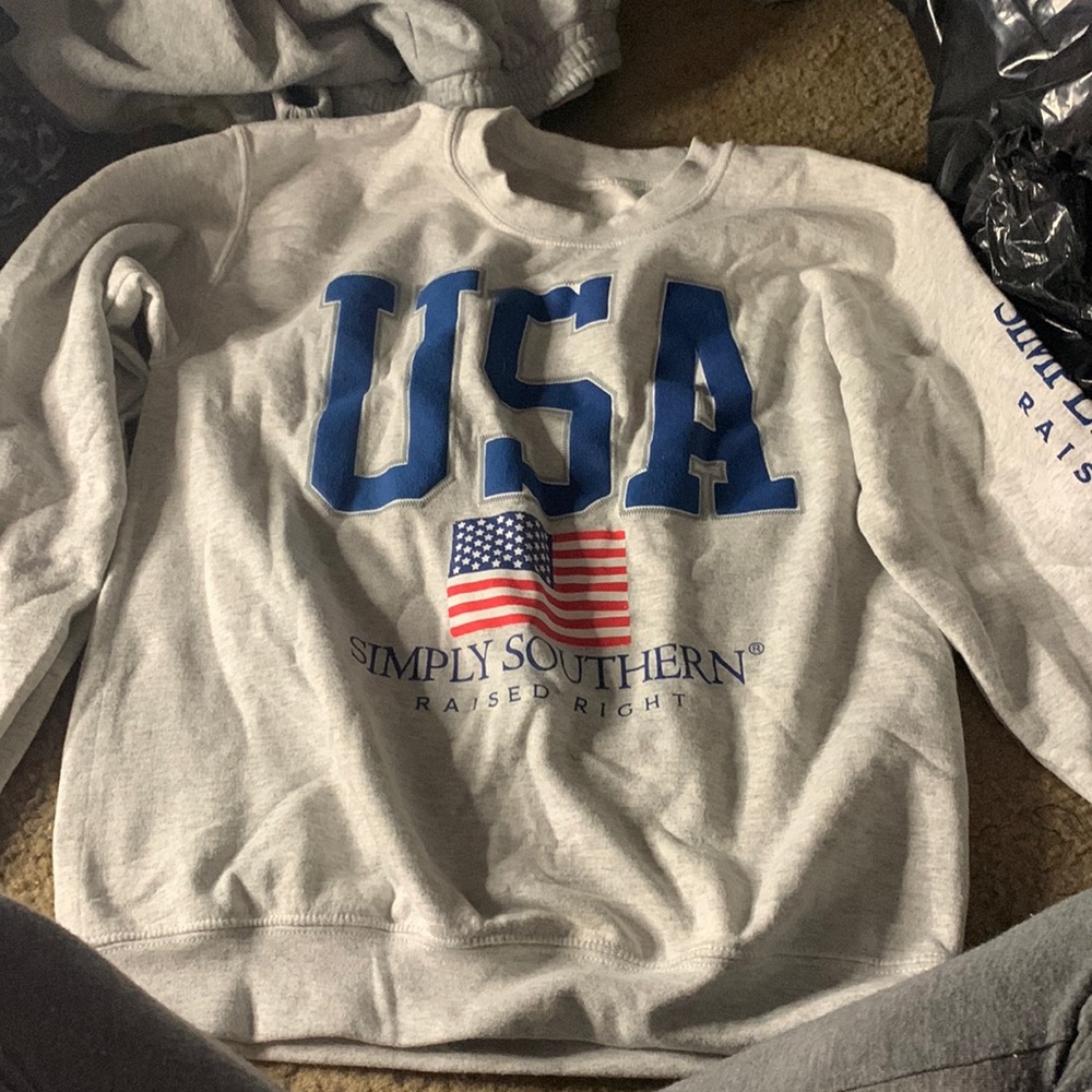 sweat shirt